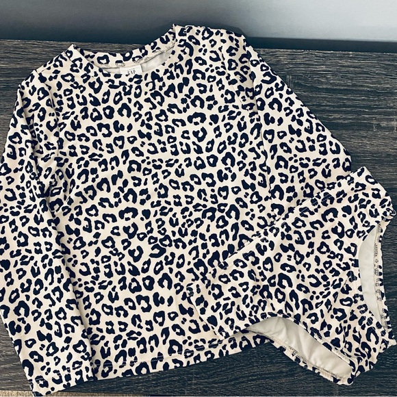 Gap Girls’ Leopard Swimsuit - Picture 2 of 3